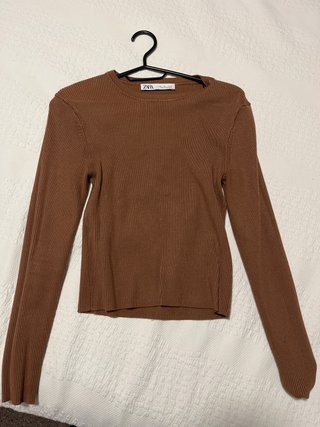 Camiseta manga larga Zara marrón