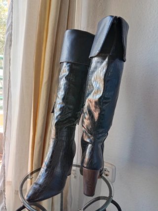 Botas Altas Negras de Tacón