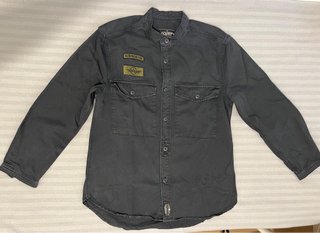Camisa negra Alcott