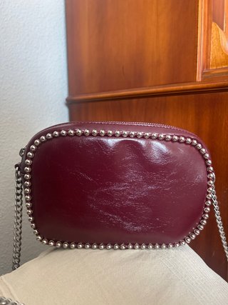 Bolso Bandolera Rojo con Tachuelas