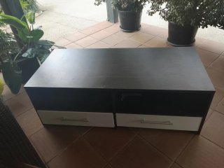 Mueble de televisión bicolor