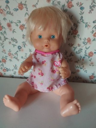 Muñeco Nenuco con vestido estampado