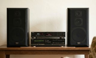 Equipo de Música Vintage Sony y Altavoces Technics