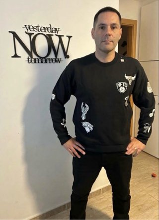 Sudadera Hollister Negra con Parches
