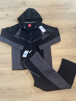 chandal negro y gris nike tech talla M