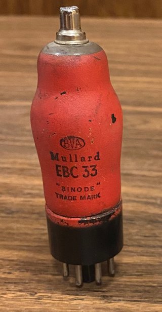 Válvula Mullard EBC33