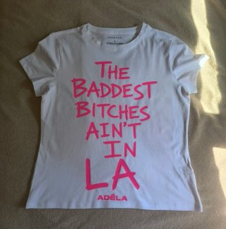 Camiseta Adela Ain't in LA Blanca
