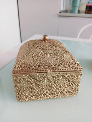 Caja Decorativa Metálica Dorada 15 x 16