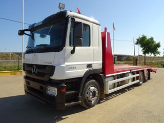 Volvo ACTROS 2544-CAMIONES PORTAMAQUINARIAS