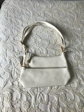 Bolso de hombro blanco