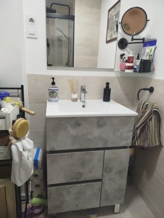 Mueble de baño con espejo