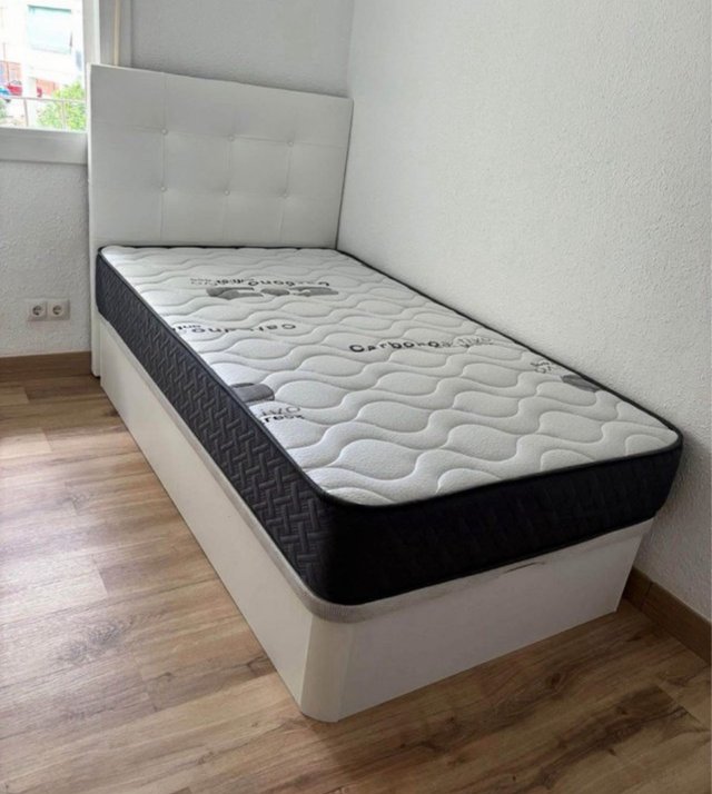 Oferta total de Conjuntos de Sofá+Colchão ou separadamente de Viscoelástica ou Molas em Liquidação!