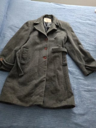 Abrigo de paño gris