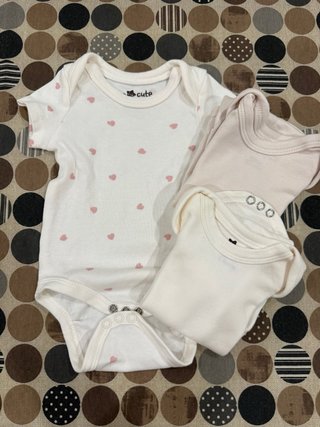 Lote de 6 bodys para bebé