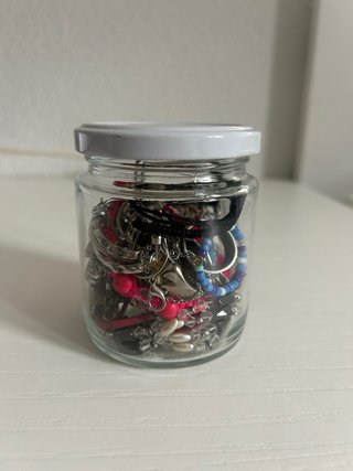 Tarro con Joyas y Bisutería Variada