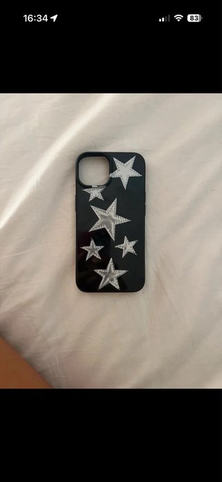 Funda iPhone 13/14 Negra con Estrellas