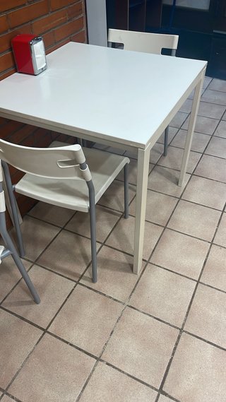 Set di 3 tavoli bianchi Valen 60€ ciascuno