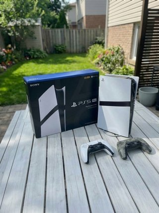 PlayStation 5 Pro 2TB con 2 Controles