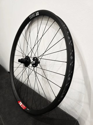 Llanta Trasera DT Swiss FR 571 27.5 + DT 350