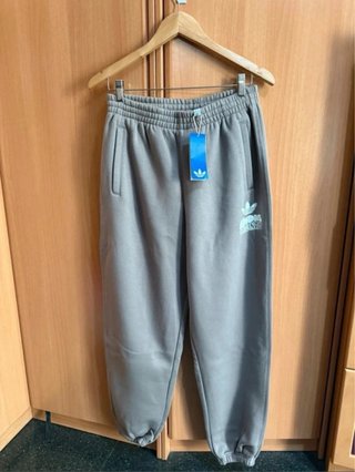 Pantalón adidas Originals verde