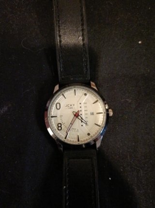 Reloj JCKY con correa negra
