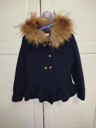 Abrigo de punto azul marino con pelo natural