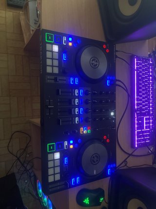 Controladora DJ Traktor Kontrol S3
