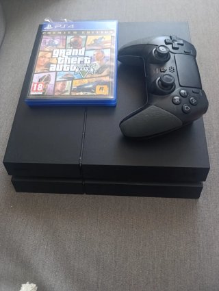 PS4 (PlayStation 4) 500GB + GTA V