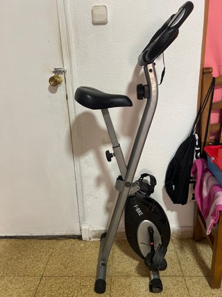 Bicicleta Estática Plegable F-Bike en persona