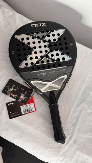 Pala Pádel Nox AT10 Pro Cup Hard 2025