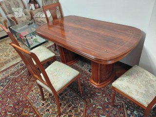 Mesa de Comedor y 6 Sillas de Madera