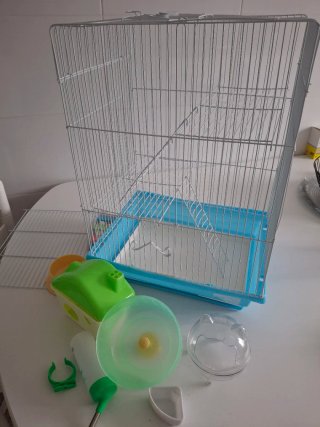 Jaula para hámster con accesorios