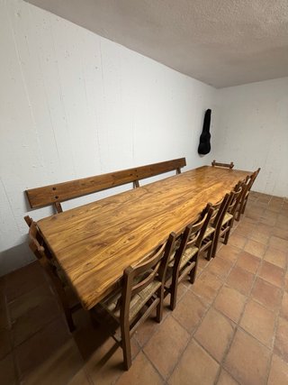 Mesa de Madera Maciza con Banco y Sillas