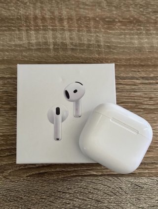 AirPods 4 Apple