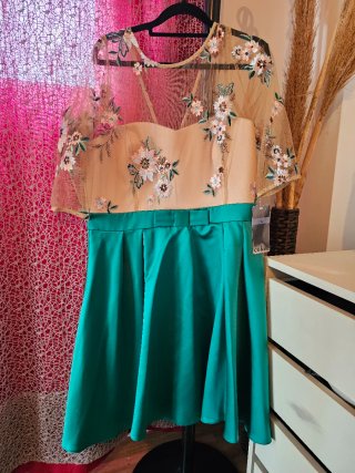 Vestido de fiesta Coker verde y beige