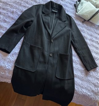 Abrigo Negro Pull&Bear Talla M