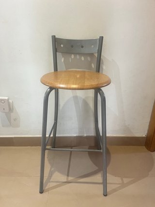 Sgabello da cucina in metallo e legno