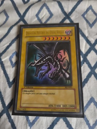 Carta Yu-Gi-Oh! Dragón Negro de Ojos Rojos