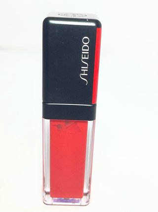 Labial Shiseido LacquerInk LipShine N°305