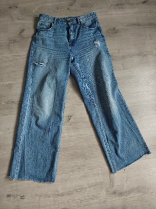 Pantalón Vaquero Azul talla 36, en buen estado.