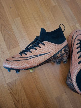 Zapatillas de fútbol Nike con tacos