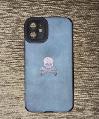 Custodia per iPhone 11 con design teschio