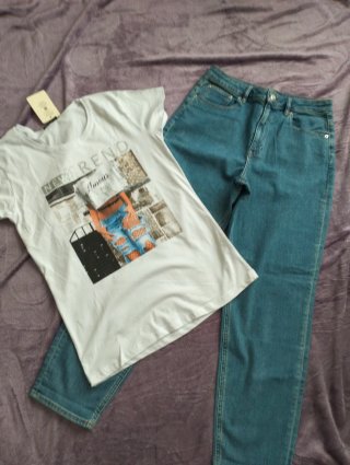 Conjunto vaquero y camiseta