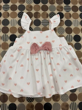 Vestido Blanco con Estampado de Corazones