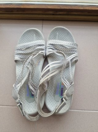 sandalias pertenecen a la línea Skechers Outdoor L