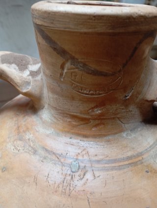 antiguo cántaro tamarite de litera sellado