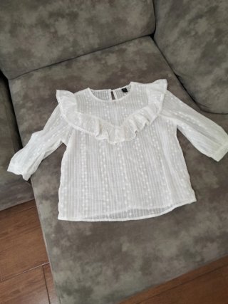 Blusa Blanca con Volantes