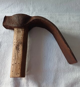 Antico attrezzo da bottaio o falegname
