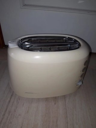 Tostadora Kenwood color crema