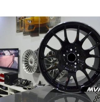Juego de 4 Llantas 18 CH Gloss Black B001
